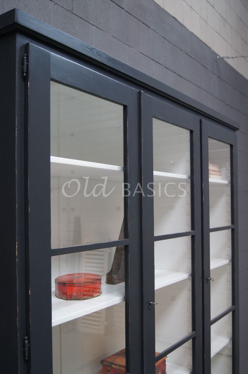 Detail van Vitrinekast Monaco, 3 deuren, RAL7021, zwart, grijs, materiaal hout